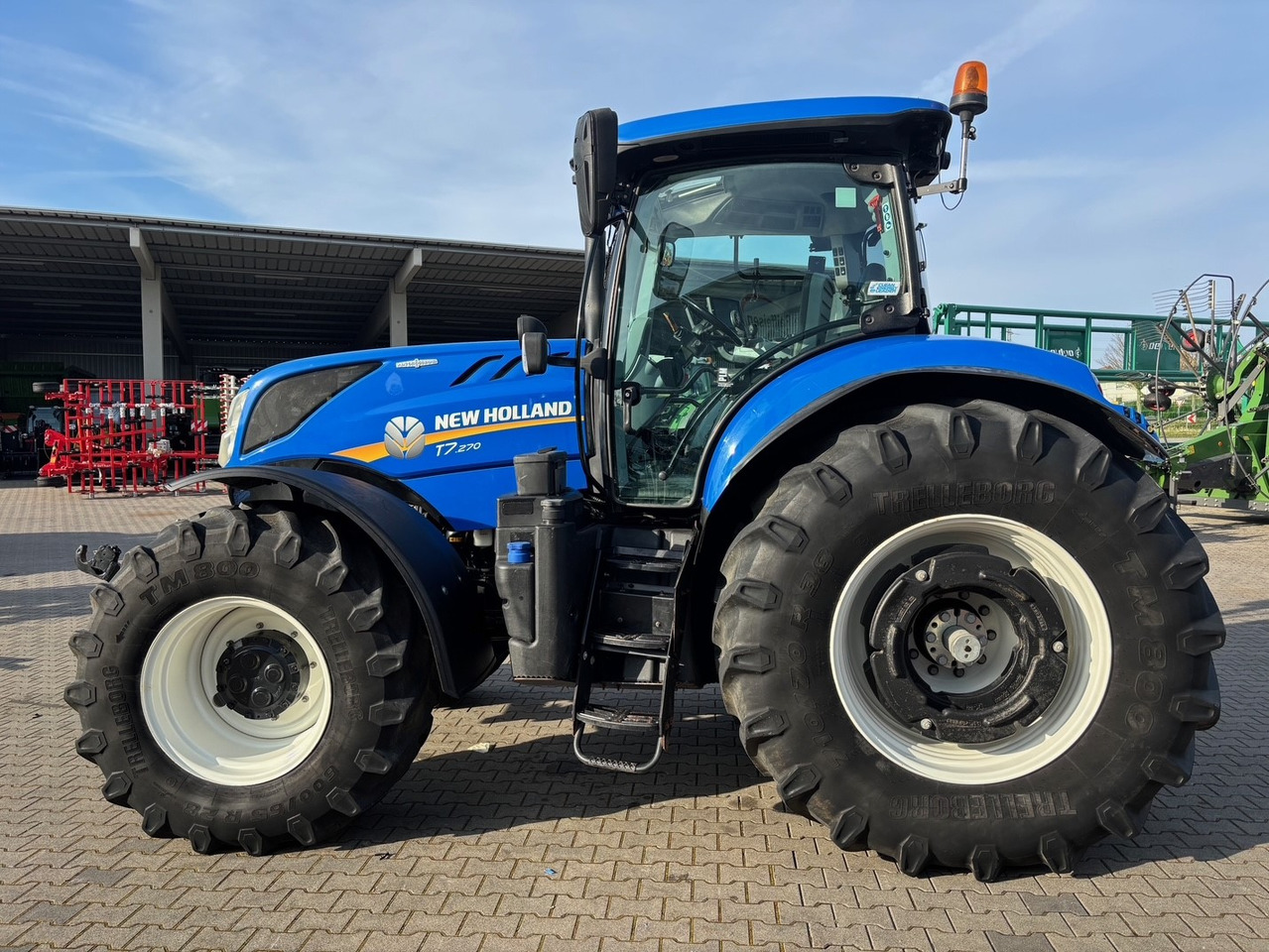 New Holland T 7.270 AC - Traktor: das Bild 1 New Holland T 7.270 AC - Traktor: das Bild 1