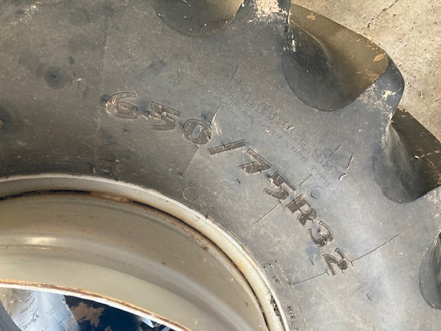 Petlas Doppelräder 650/75R32 f. Fendt - Reifen: das Bild 3 Petlas Doppelräder 650/75R32 f. Fendt - Reifen: das Bild 3