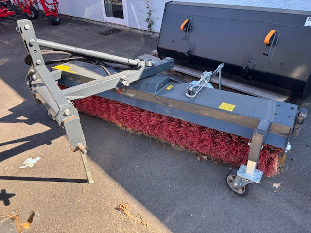 Saphir FKM 231 Kehrmaschine - Mähwerk: das Bild 1 Saphir FKM 231 Kehrmaschine - Mähwerk: das Bild 1