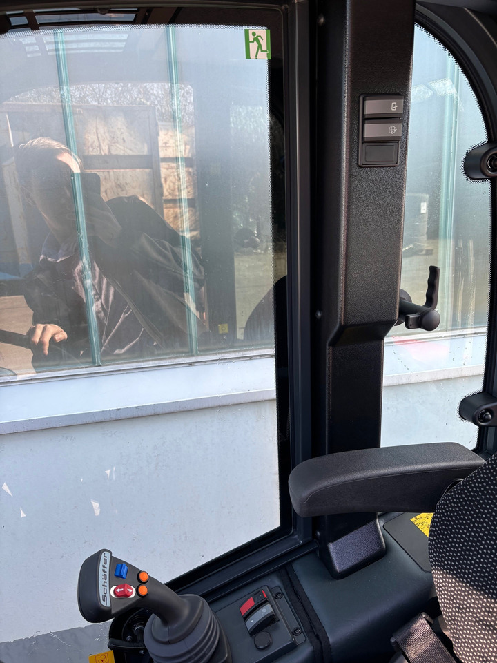 Schäffer Hoflader 23e - Radlader: das Bild 3 Schäffer Hoflader 23e - Radlader: das Bild 3