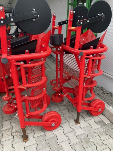 Tehnos Kartoffelroder IK 1D - Erntemaschine: das Bild 2 Tehnos Kartoffelroder IK 1D - Erntemaschine: das Bild 2