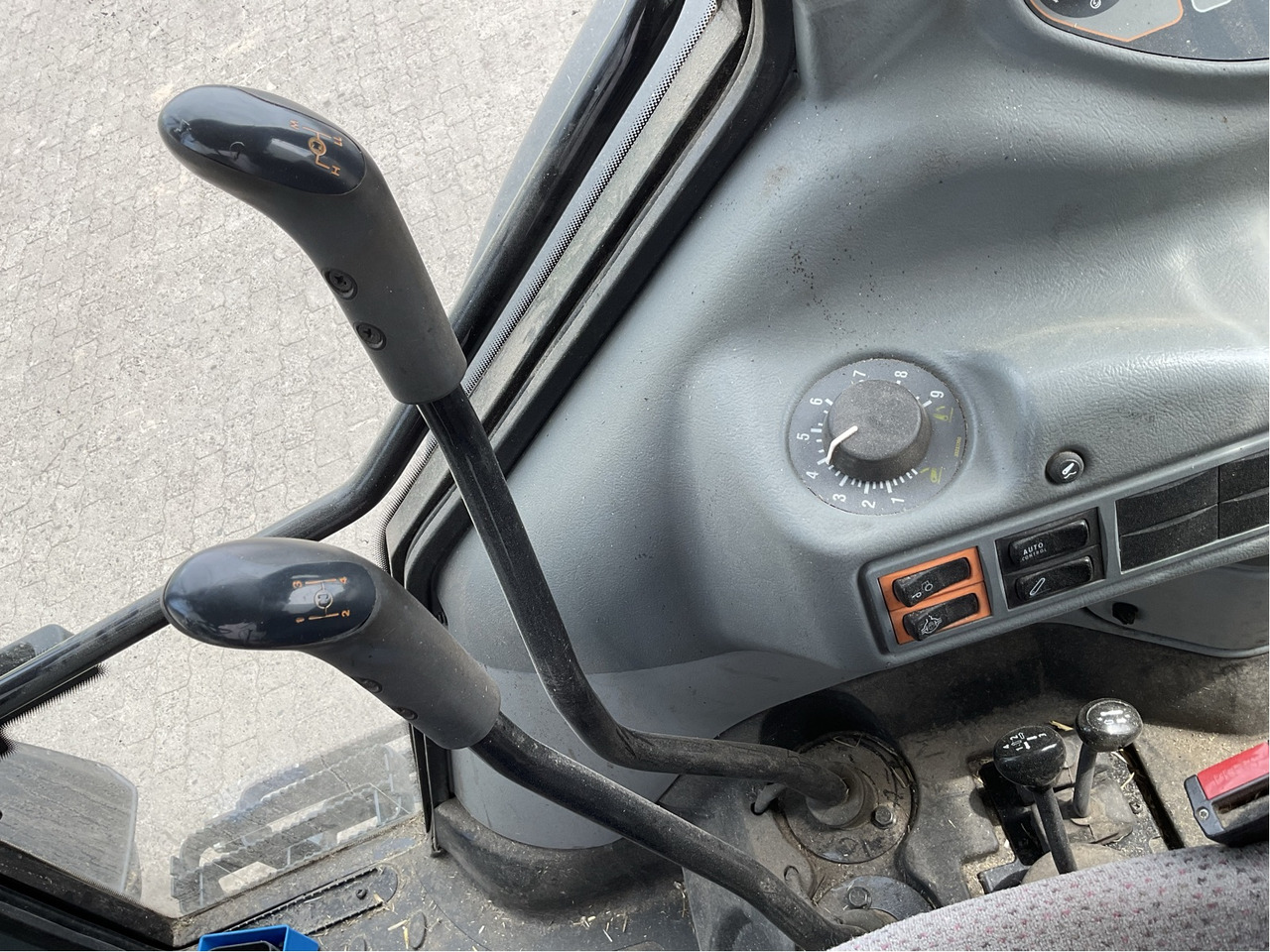 Valtra A 93 - Traktor: das Bild 4 Valtra A 93 - Traktor: das Bild 4