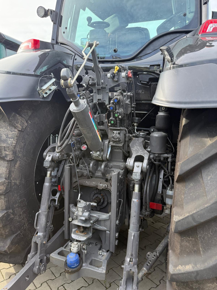 Valtra Q 285 Rückfahrienrichtung - Traktor: das Bild 2 Valtra Q 285 Rückfahrienrichtung - Traktor: das Bild 2