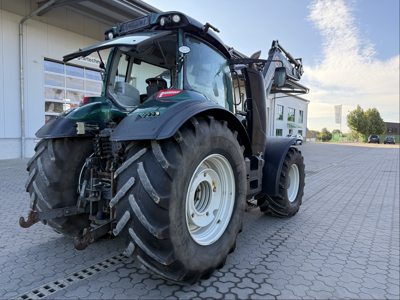 Valtra T194 Versu - Traktor: das Bild 3 Valtra T194 Versu - Traktor: das Bild 3