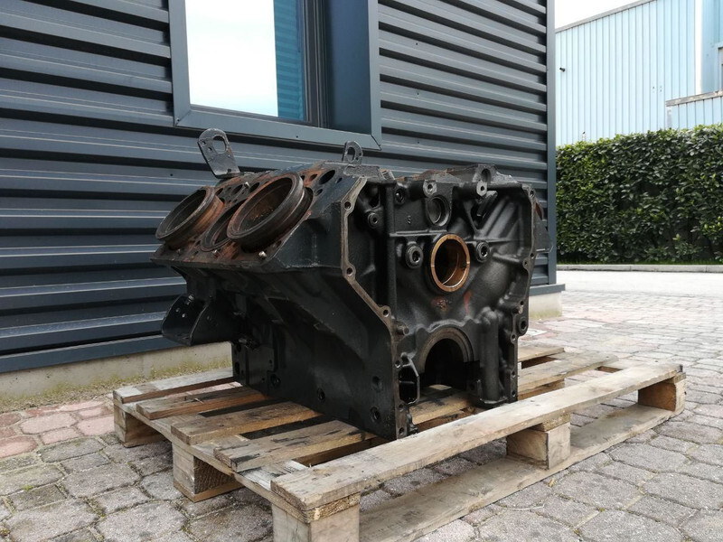 Mercedes-Benz OM501LA - Kurbelgehäuse für LKW: das Bild 2 Mercedes-Benz OM501LA - Kurbelgehäuse für LKW: das Bild 2