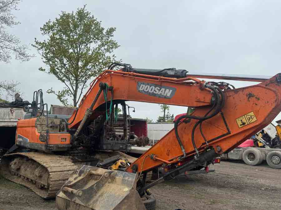 DOOSAN DX255LC-5 EXCAVATOR FOR PARTS - Kettenbagger: das Bild 1 DOOSAN DX255LC-5 EXCAVATOR FOR PARTS - Kettenbagger: das Bild 1