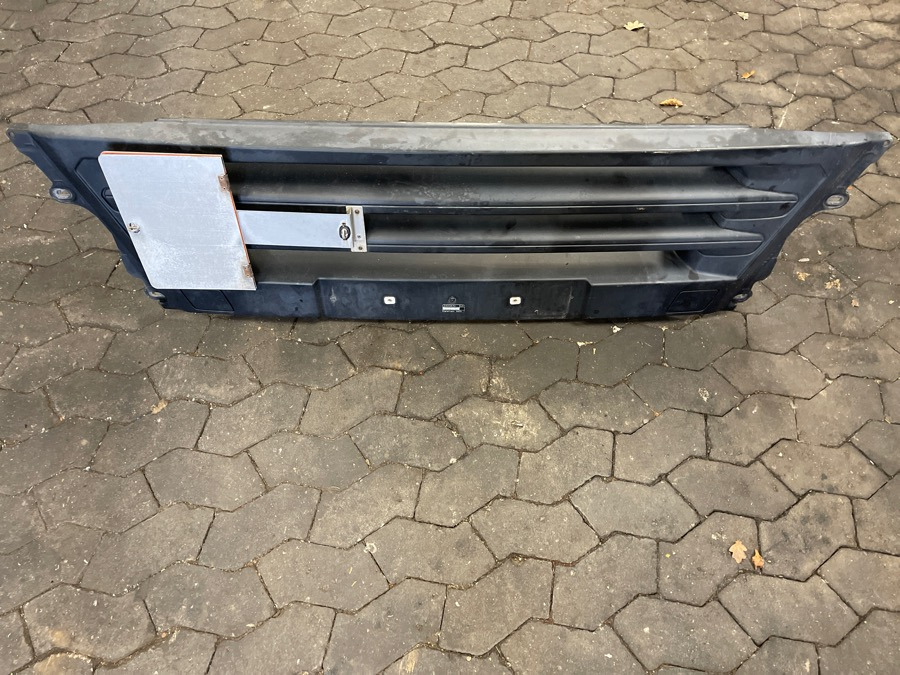MAN BUMPER PANEL 81.41610-6951 - Karosserie und Außen für LKW: das Bild 1 MAN BUMPER PANEL 81.41610-6951 - Karosserie und Außen für LKW: das Bild 1
