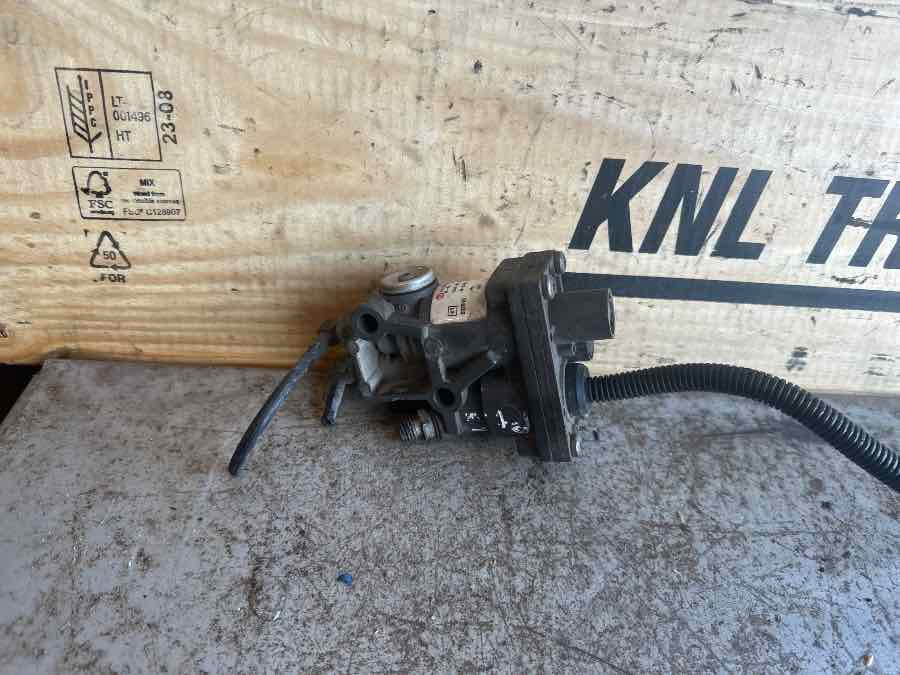 MAN MAGNET VALVE RETRADER 51.52160-0002 - Bremsventil für LKW: das Bild 1 MAN MAGNET VALVE RETRADER 51.52160-0002 - Bremsventil für LKW: das Bild 1