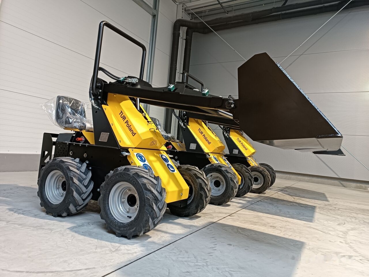 Tur Poland Mini Loader TUR N 520 Mini Hoflader Kompaktlader Briggs&Stratton - Kompaktlader: das Bild 1 Tur Poland Mini Loader TUR N 520 Mini Hoflader Kompaktlader Briggs&Stratton - Kompaktlader: das Bild 1