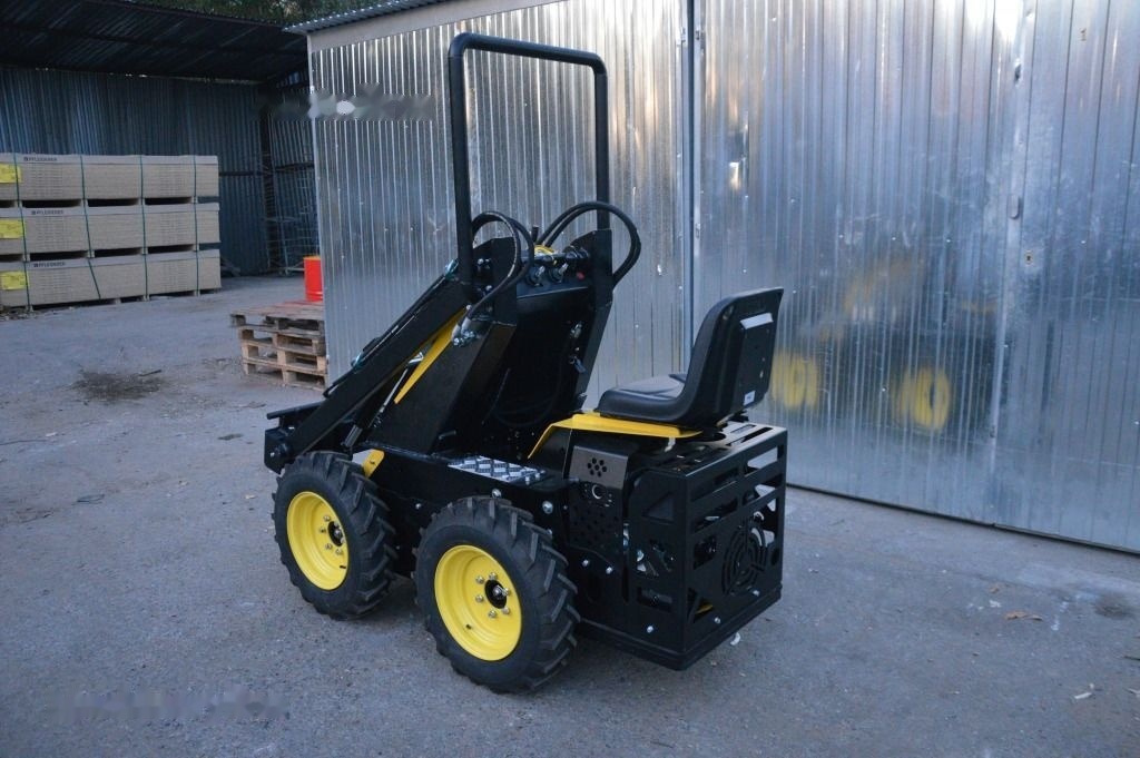 Tur Poland Miniradlader Miniloader Mini hoflader TUR N 520 Briggs&Stratton - Kompaktlader: das Bild 4 Tur Poland Miniradlader Miniloader Mini hoflader TUR N 520 Briggs&Stratton - Kompaktlader: das Bild 4