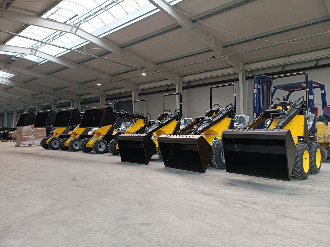 Tur Poland Radlader Mini loader Mini Hoflader N 520 - Kompaktlader: das Bild 1 Tur Poland Radlader Mini loader Mini Hoflader N 520 - Kompaktlader: das Bild 1