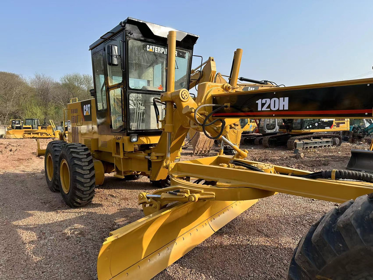 Grader CATERPILLAR 120H: das Bild 9