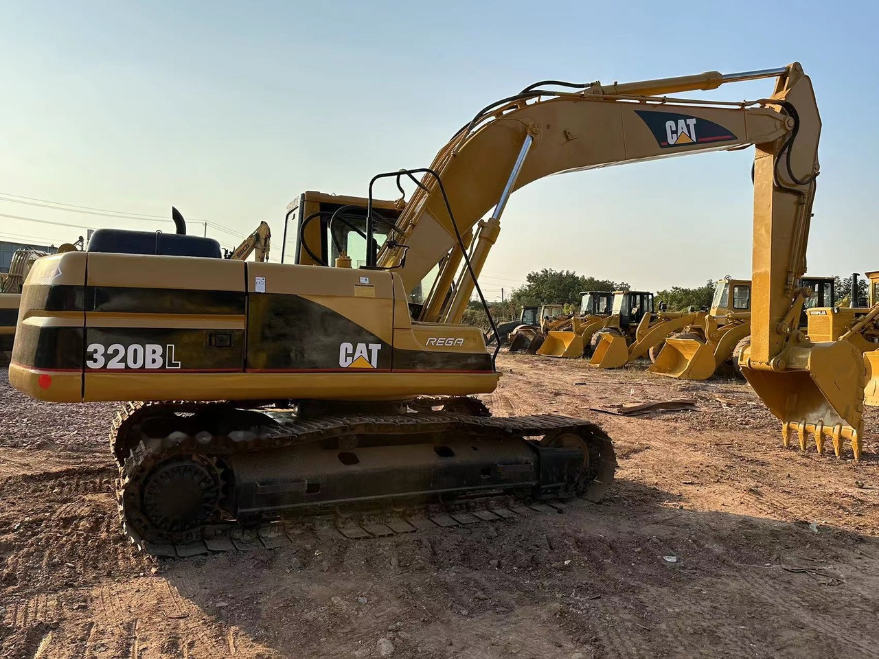 CATERPILLAR 320BL - Kettenbagger: das Bild 4 CATERPILLAR 320BL - Kettenbagger: das Bild 4