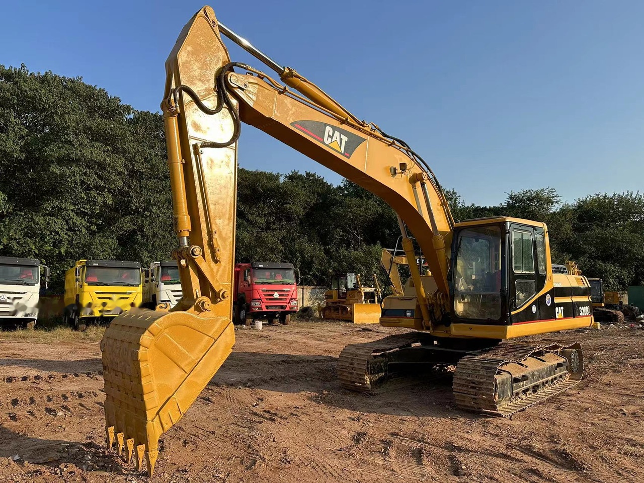CATERPILLAR 320BL - Kettenbagger: das Bild 3 CATERPILLAR 320BL - Kettenbagger: das Bild 3