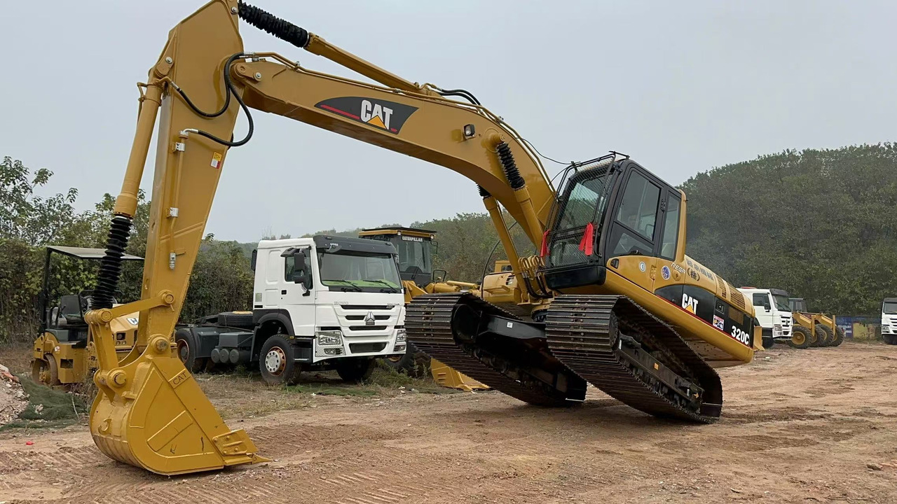 CATERPILLAR 320CL - Kettenbagger: das Bild 1 CATERPILLAR 320CL - Kettenbagger: das Bild 1
