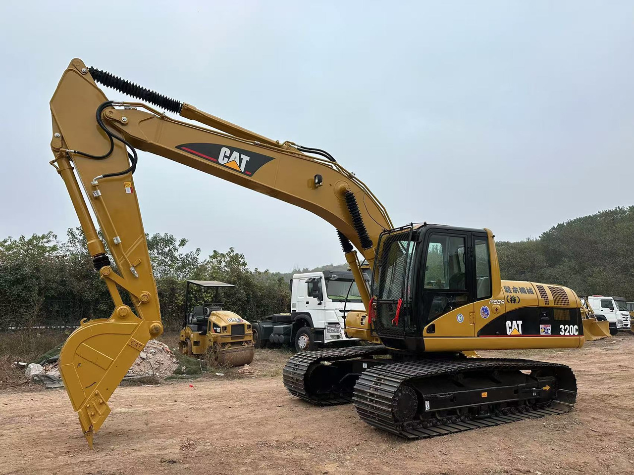 CATERPILLAR 320CL - Kettenbagger: das Bild 2 CATERPILLAR 320CL - Kettenbagger: das Bild 2