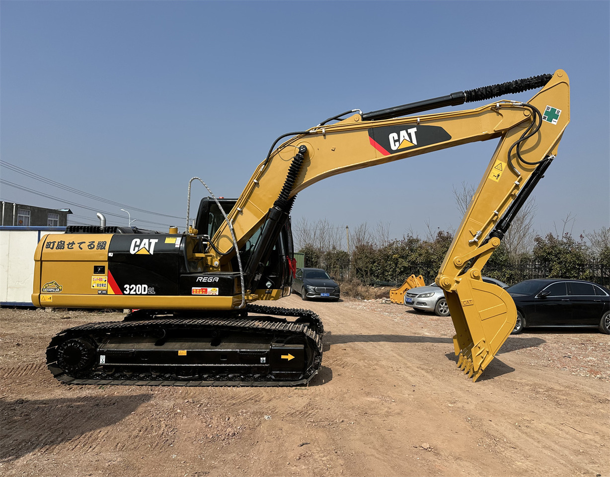 CATERPILLAR 320D2L - Kettenbagger: das Bild 2 CATERPILLAR 320D2L - Kettenbagger: das Bild 2