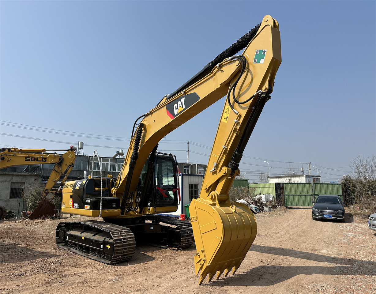 CATERPILLAR 320D2L - Kettenbagger: das Bild 3 CATERPILLAR 320D2L - Kettenbagger: das Bild 3