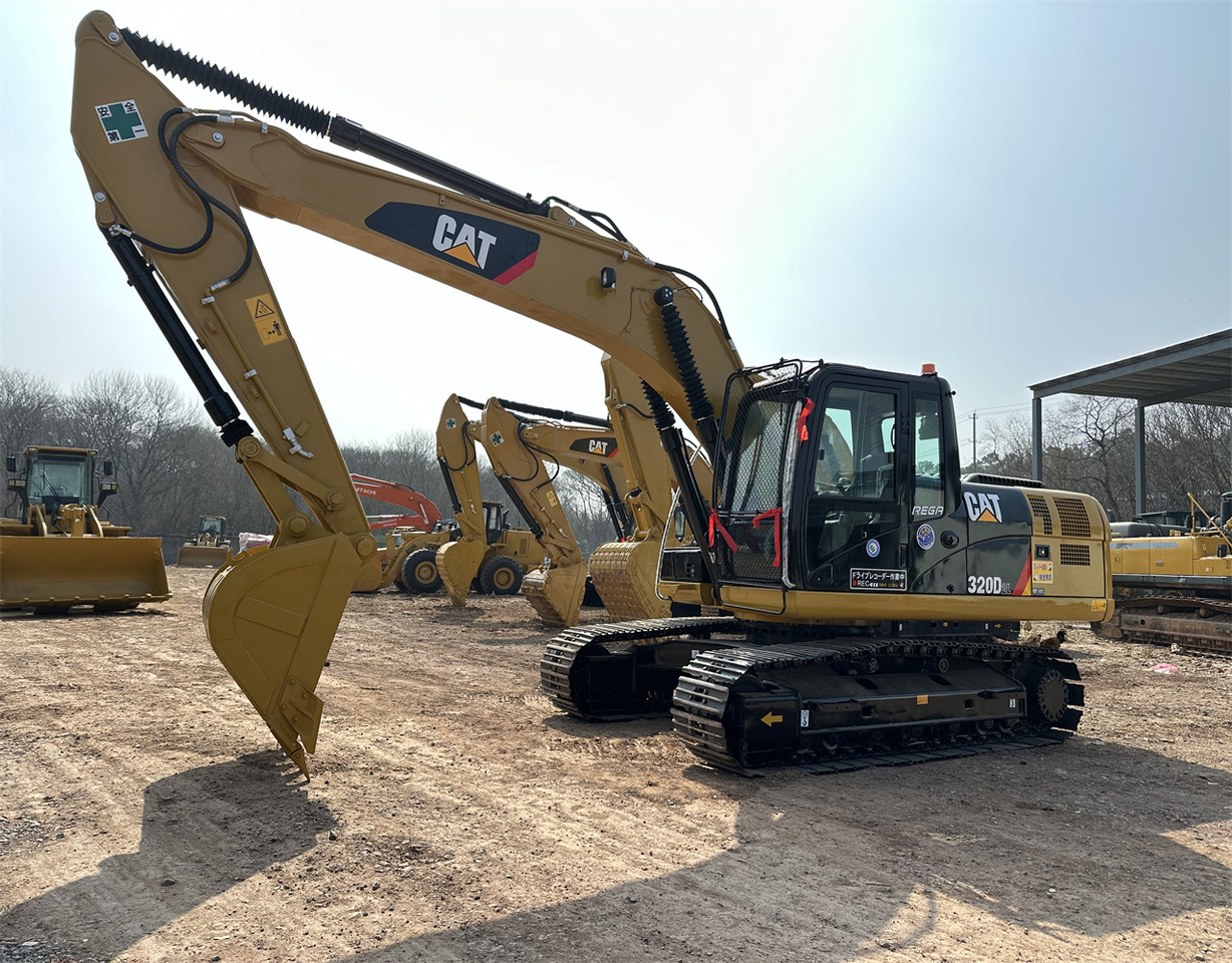 CATERPILLAR 320D2L - Kettenbagger: das Bild 4 CATERPILLAR 320D2L - Kettenbagger: das Bild 4