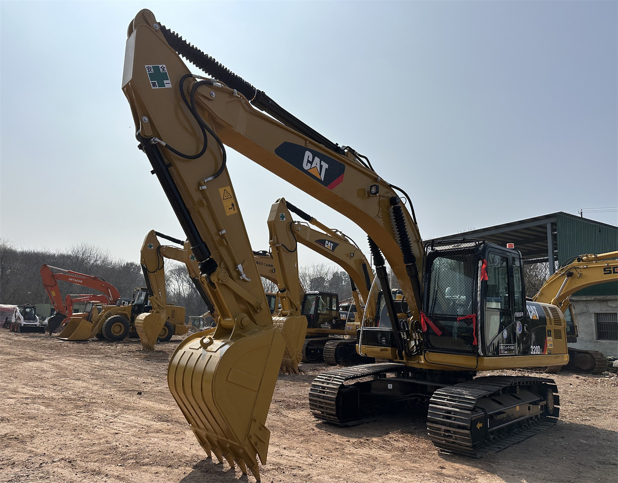 CATERPILLAR 320D2L - Kettenbagger: das Bild 5 CATERPILLAR 320D2L - Kettenbagger: das Bild 5