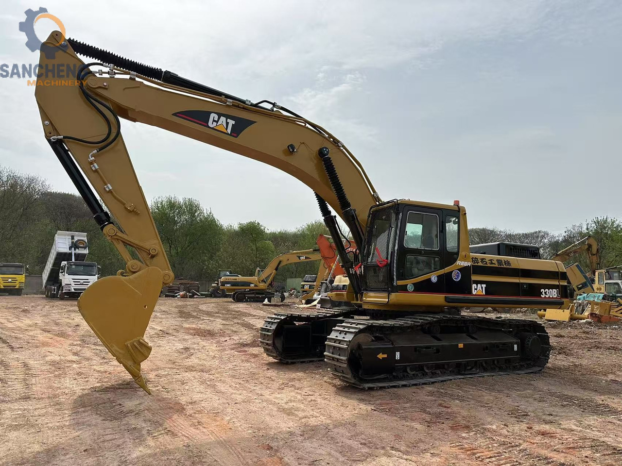 CATERPILLAR 330BL - Kettenbagger: das Bild 1 CATERPILLAR 330BL - Kettenbagger: das Bild 1