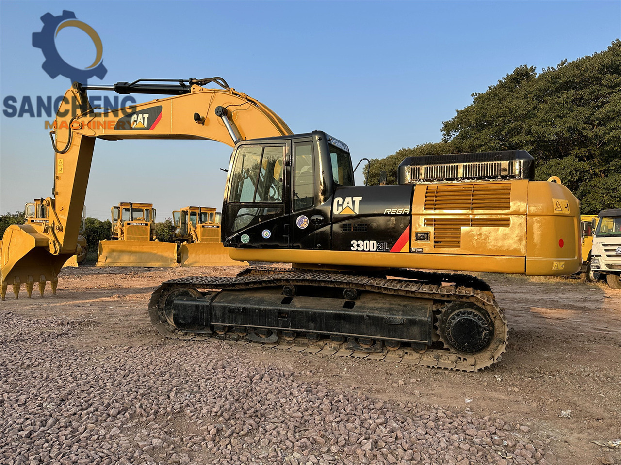 Kettenbagger CATERPILLAR 330D2L: das Bild 12