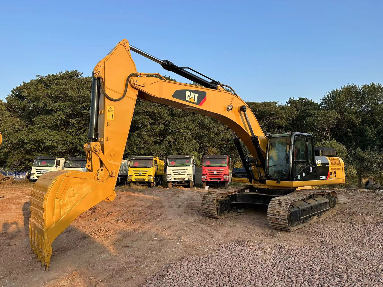 CATERPILLAR 330D2L excavator - Kettenbagger: das Bild 2 CATERPILLAR 330D2L excavator - Kettenbagger: das Bild 2