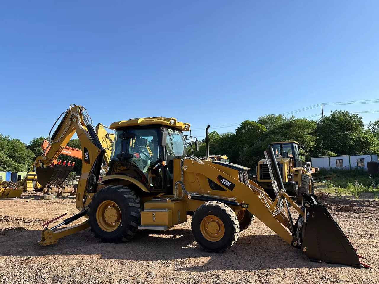 CATERPILLAR 420F2 - Baggerlader: das Bild 5 CATERPILLAR 420F2 - Baggerlader: das Bild 5