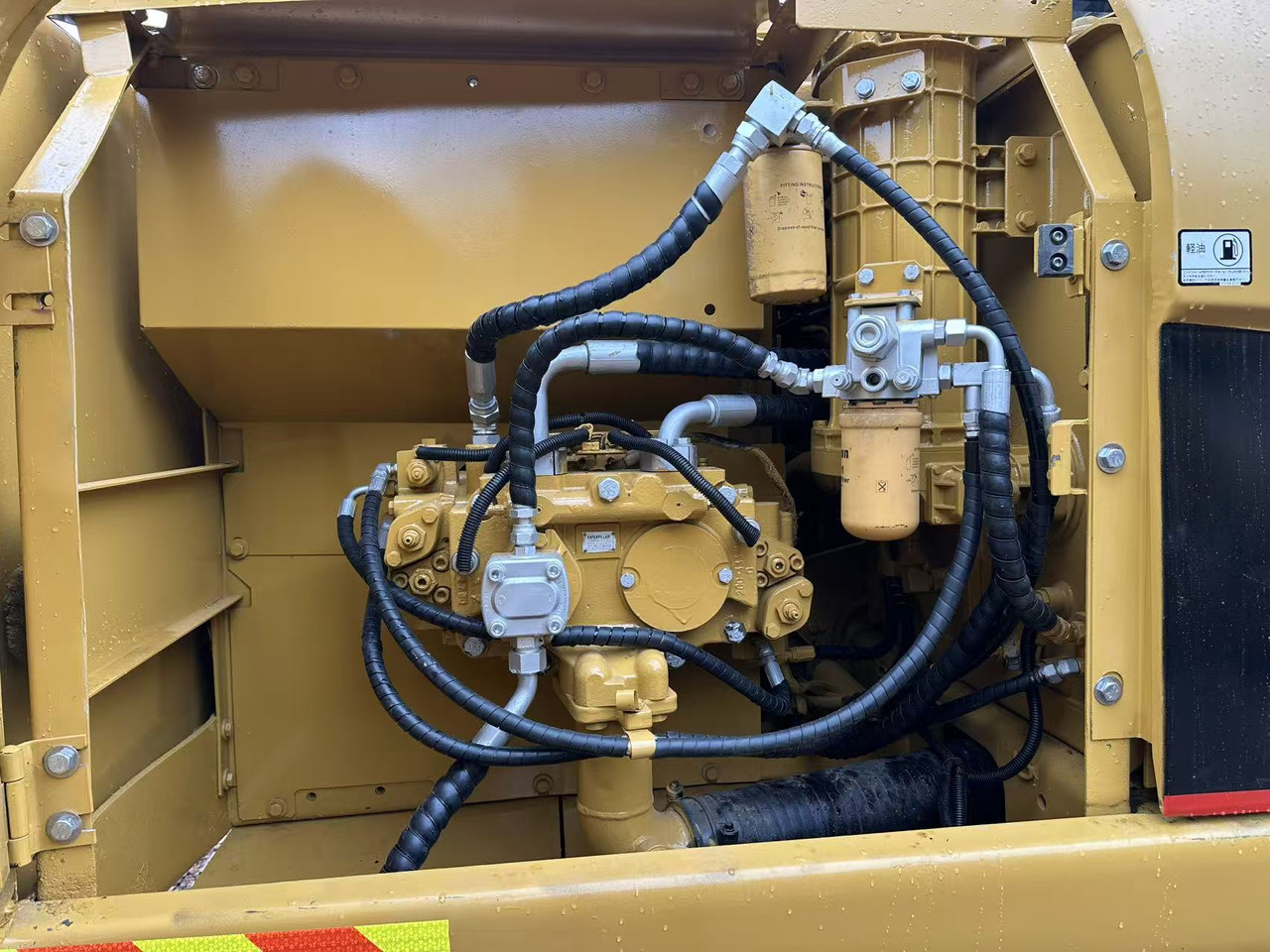 Caterpillar 320CL - Kettenbagger: das Bild 4 Caterpillar 320CL - Kettenbagger: das Bild 4