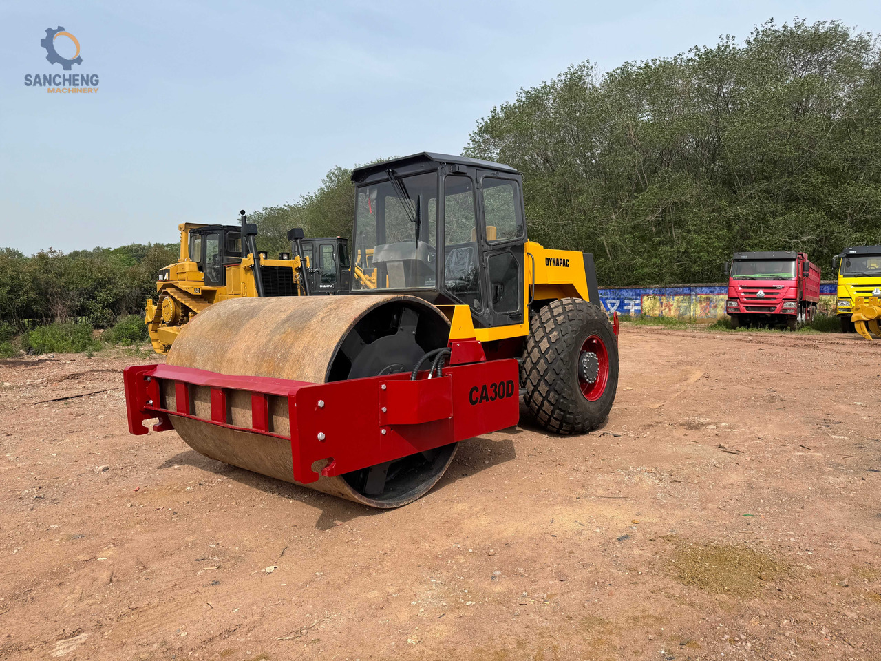 DYNAPAC CA30D - Walzen: das Bild 1 DYNAPAC CA30D - Walzen: das Bild 1