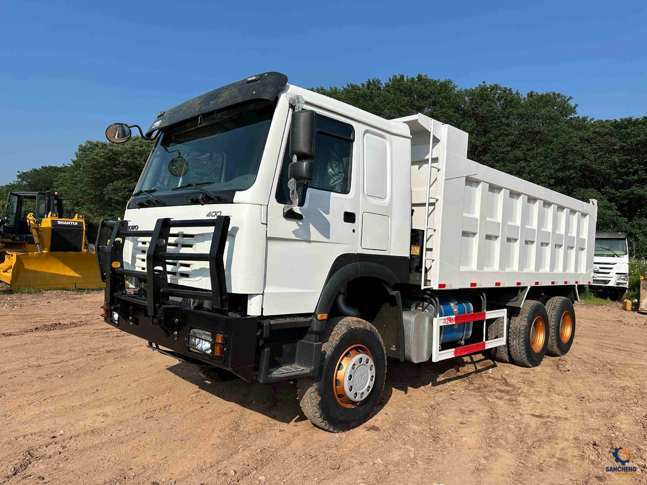 HOWO 400 With Bumper - Kipper: das Bild 5 HOWO 400 With Bumper - Kipper: das Bild 5