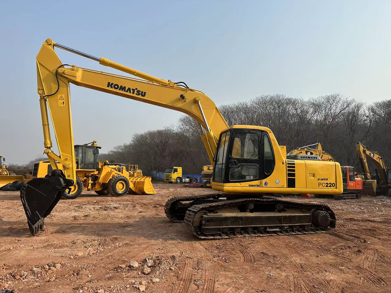 KOMATSU PC220-6 - Kettenbagger: das Bild 3 KOMATSU PC220-6 - Kettenbagger: das Bild 3