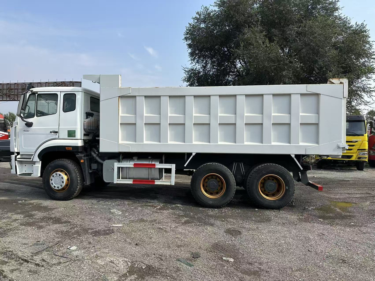 SINOTRUK HOHAN 400hp 6x4 tipper truck - Kipper: das Bild 3 SINOTRUK HOHAN 400hp 6x4 tipper truck - Kipper: das Bild 3