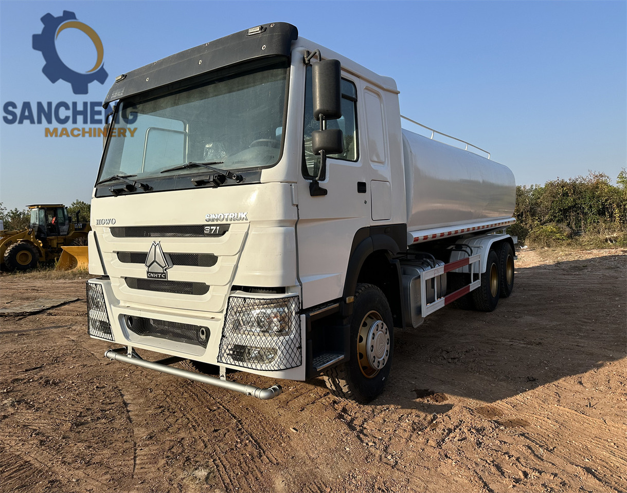 SINOTRUK HOWO 371 6x4 Water Tanker Truck - Tankwagen: das Bild 1 SINOTRUK HOWO 371 6x4 Water Tanker Truck - Tankwagen: das Bild 1