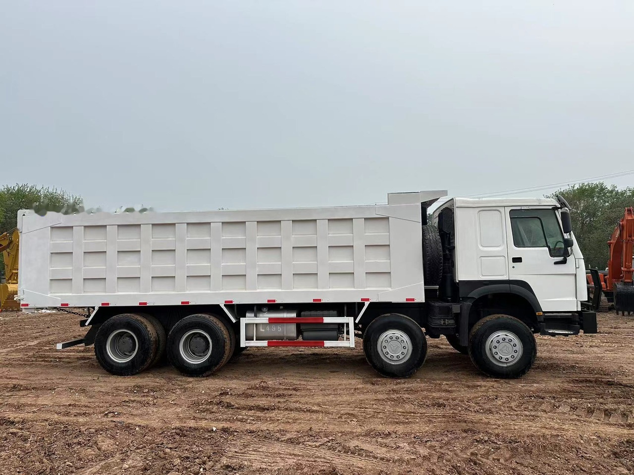SINOTRUK HOWO 371 with Bumper - Kipper: das Bild 3 SINOTRUK HOWO 371 with Bumper - Kipper: das Bild 3