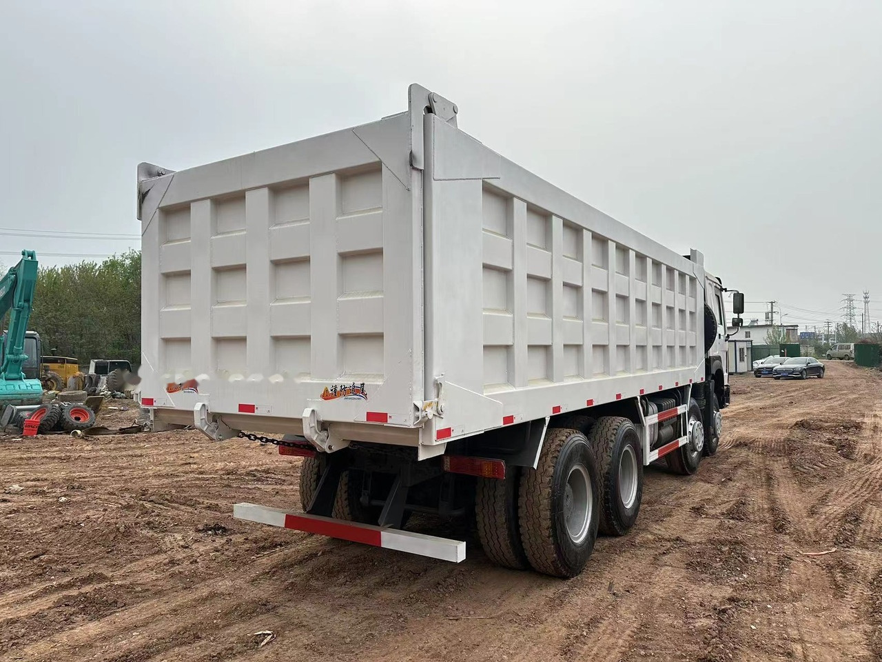 Kipper SINOTRUK HOWO 371 with Bumper: das Bild 6