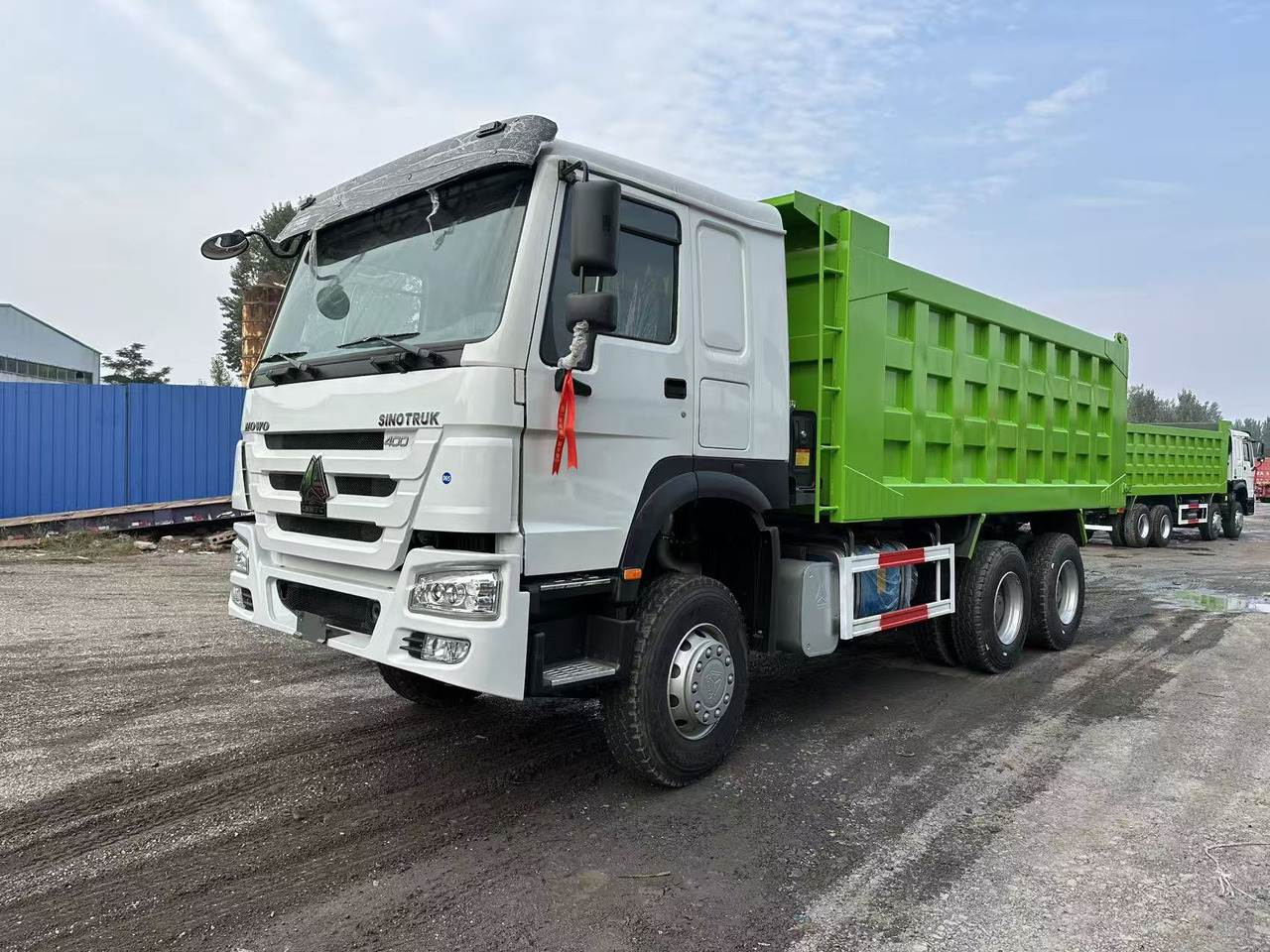 SINOTRUK HOWO 400HP 6X4 Tipper Truck - Kipper: das Bild 1 SINOTRUK HOWO 400HP 6X4 Tipper Truck - Kipper: das Bild 1