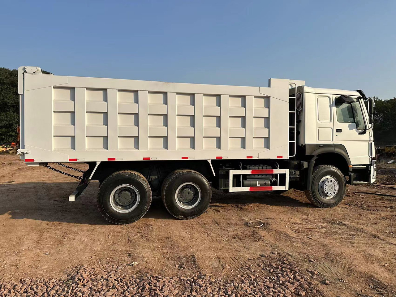 SINOTRUK HOWO HOWO 371 6x4 - Kipper: das Bild 5 SINOTRUK HOWO HOWO 371 6x4 - Kipper: das Bild 5