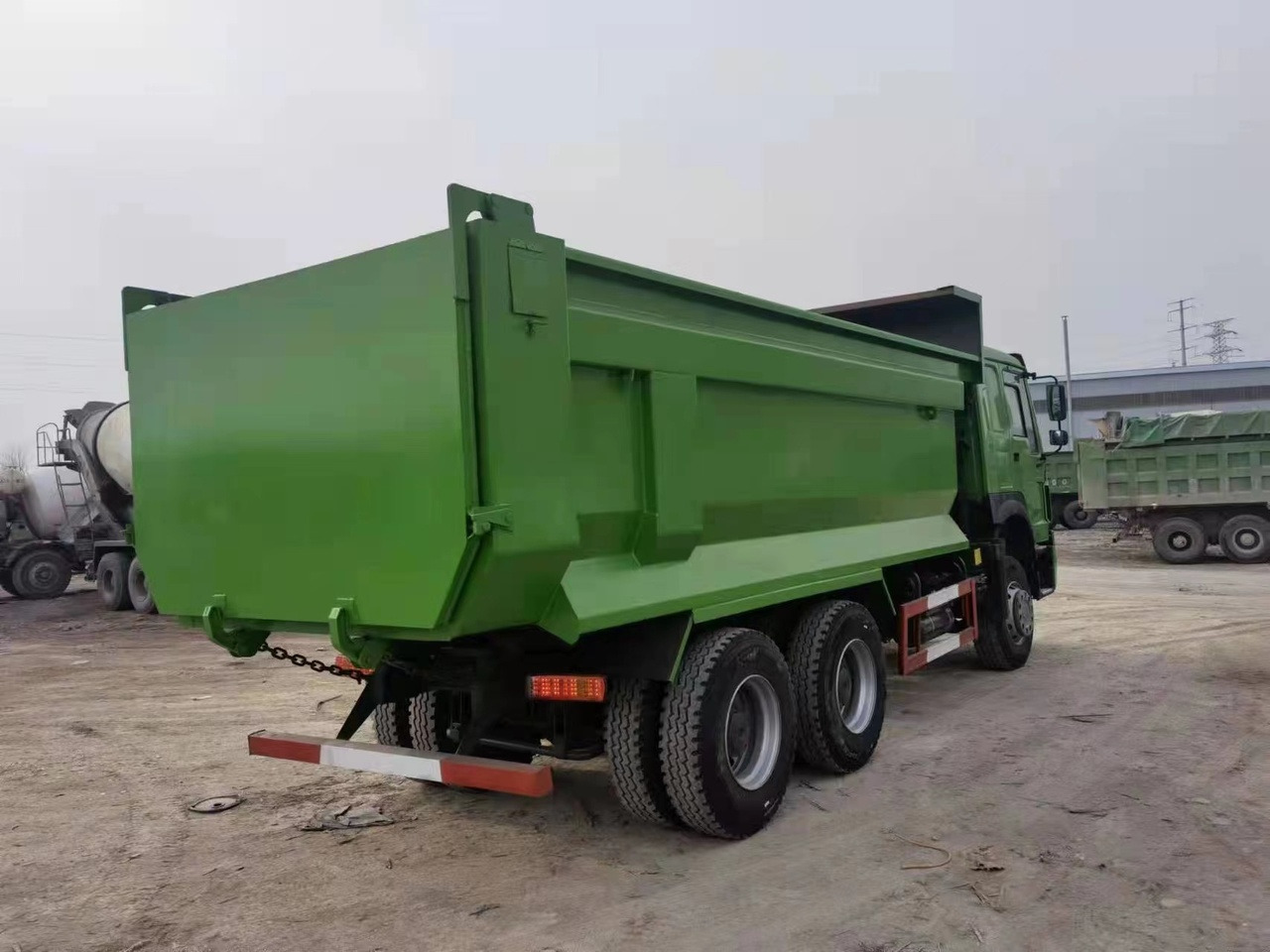 SINOTRUK Howo 6x4 Dump truck 371hp - Kipper: das Bild 5 SINOTRUK Howo 6x4 Dump truck 371hp - Kipper: das Bild 5