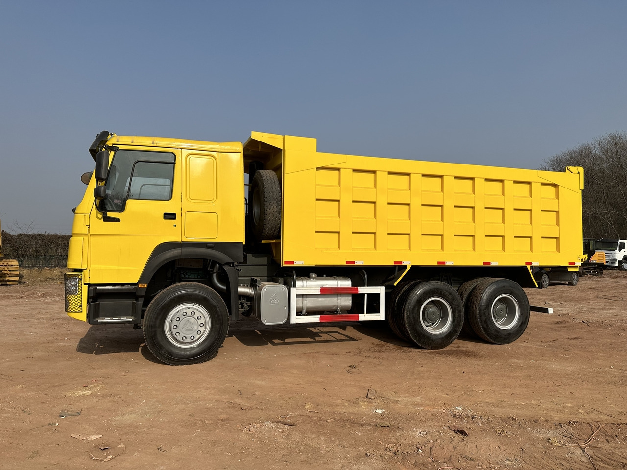 SINOTRUK Howo 6x4 Dump truck 371hp - Kipper: das Bild 3 SINOTRUK Howo 6x4 Dump truck 371hp - Kipper: das Bild 3
