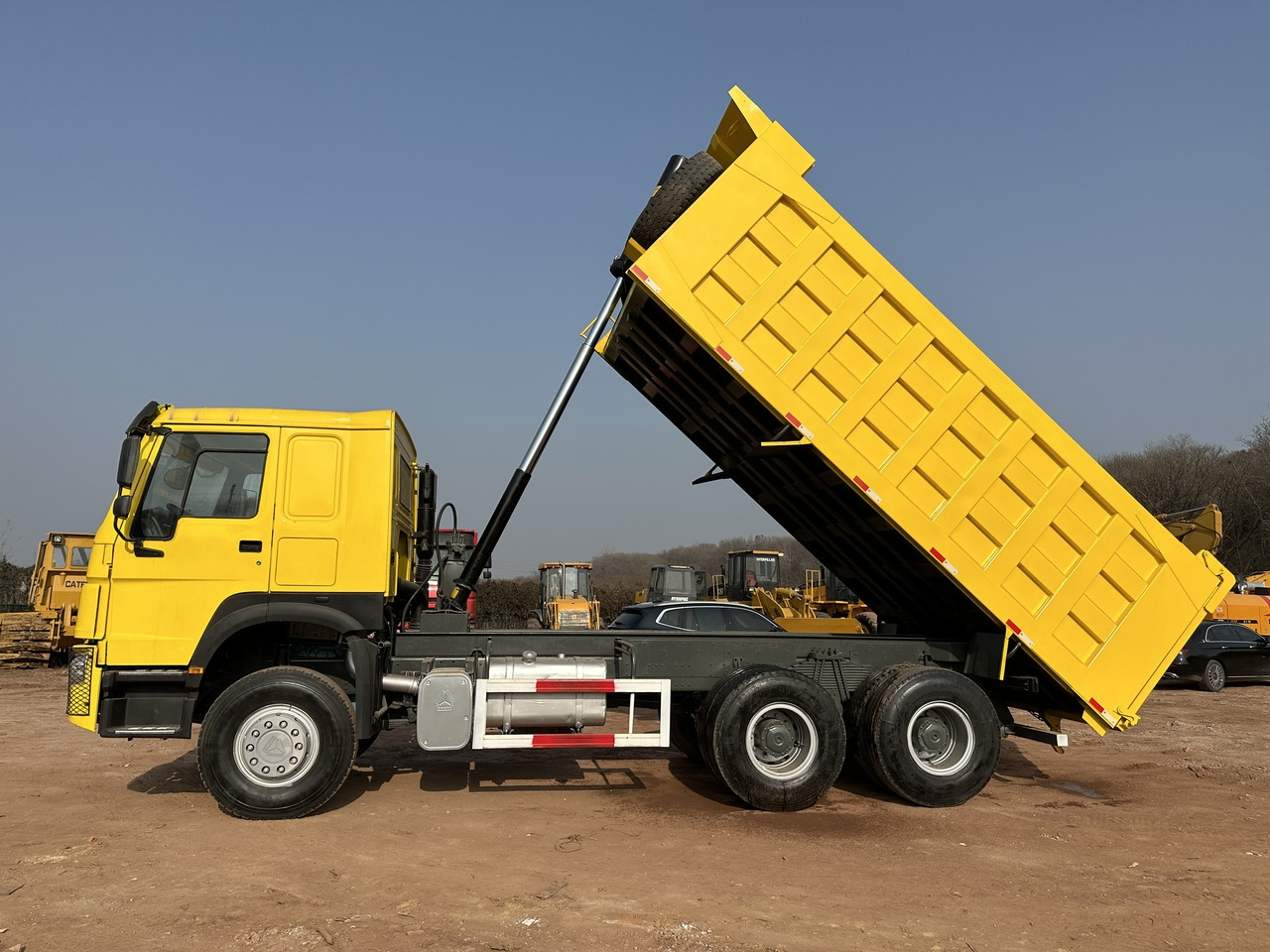 SINOTRUK Howo 6x4 Dump truck 371hp - Kipper: das Bild 5 SINOTRUK Howo 6x4 Dump truck 371hp - Kipper: das Bild 5