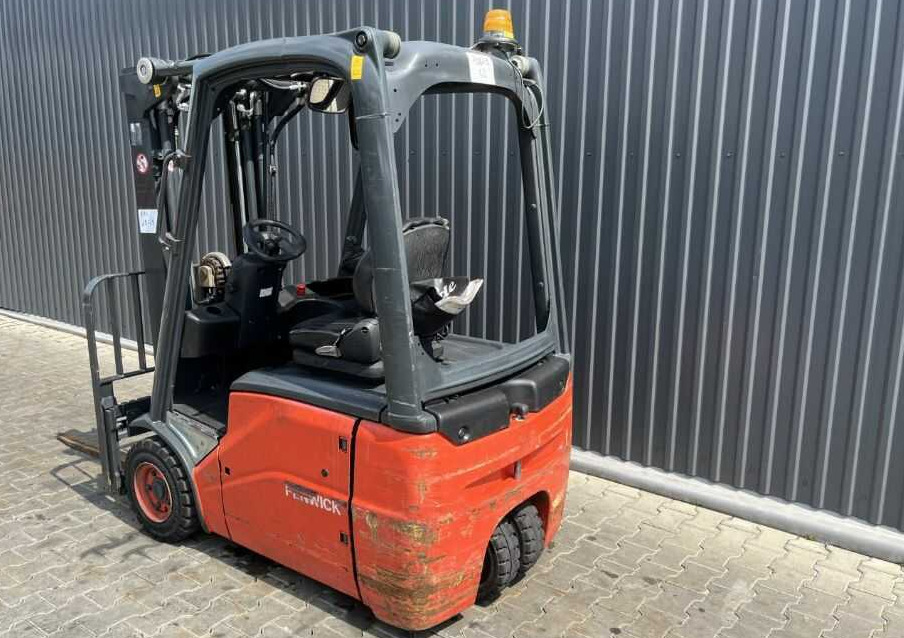 Linde E14-01 - Elektrostapler: das Bild 3 Linde E14-01 - Elektrostapler: das Bild 3