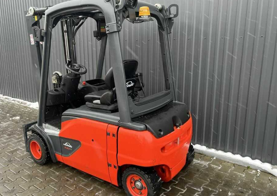 Linde E20PL-02 - Elektrostapler: das Bild 3 Linde E20PL-02 - Elektrostapler: das Bild 3