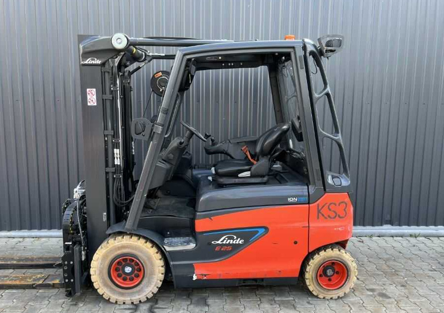 Linde E25-01 - Elektrostapler: das Bild 2 Linde E25-01 - Elektrostapler: das Bild 2
