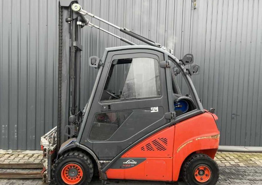 Linde H25T-02 - Treibgasstapler: das Bild 2 Linde H25T-02 - Treibgasstapler: das Bild 2