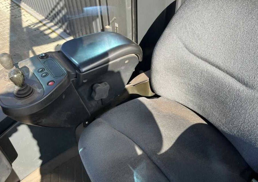 Schubmaststapler Linde R14X: das Bild 9 Schubmaststapler Linde R14X: das Bild 9