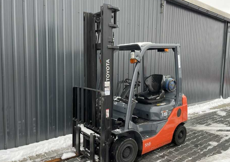 Toyota 8FGF15 - Treibgasstapler: das Bild 1 Toyota 8FGF15 - Treibgasstapler: das Bild 1