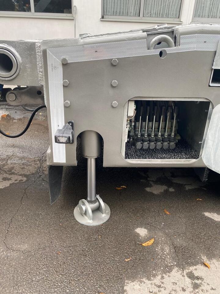 4 AXLE GERMANO TYPE LOWLOADER VEGA TRAILER - Tieflader Auflieger: das Bild 5 4 AXLE GERMANO TYPE LOWLOADER VEGA TRAILER - Tieflader Auflieger: das Bild 5