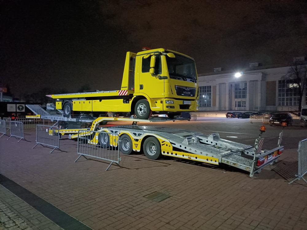 ALPHAMAX 3 AXLE TRUCK TRANSPORTER VEGA TRAILER - Autotransporter Auflieger: das Bild 3 ALPHAMAX 3 AXLE TRUCK TRANSPORTER VEGA TRAILER - Autotransporter Auflieger: das Bild 3
