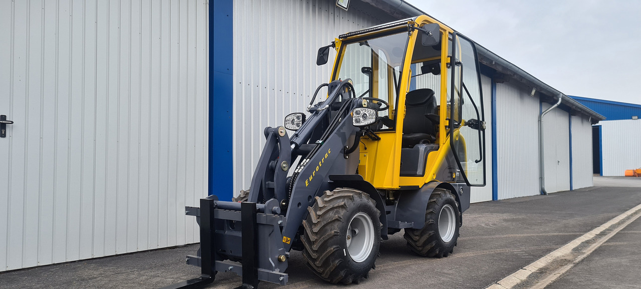 Eurotrac W11 Radlader Hoflader - Hoflader: das Bild 3 Eurotrac W11 Radlader Hoflader - Hoflader: das Bild 3